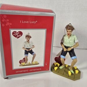 I LOVE LUCY RAISES CHICKENS 2010 CARLTON CARDS AMERICAN GREETINGS ORNAMENT